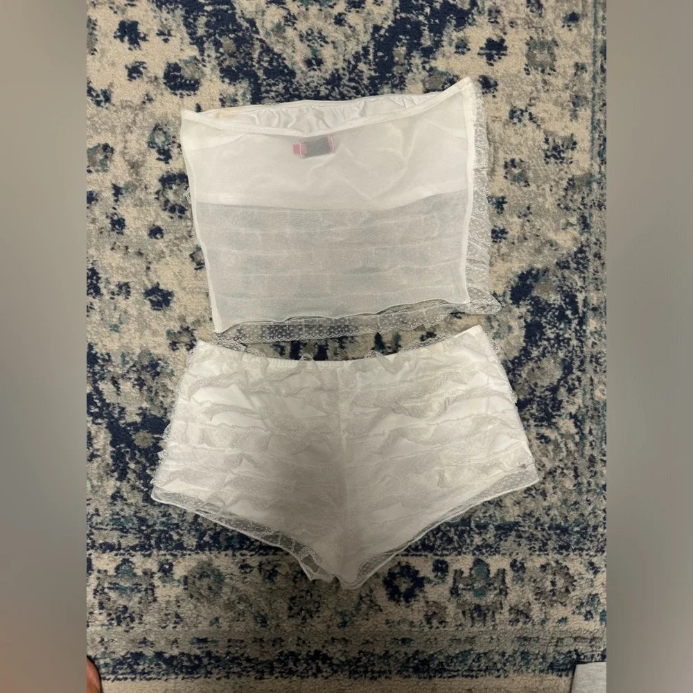 Julianna Ruffle Set - Picture 3 of 3